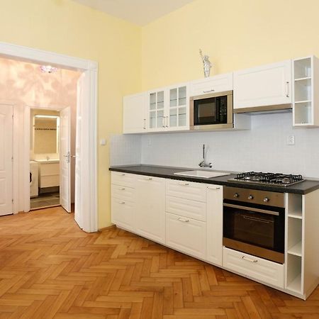 Apartment Near The Charles Bridge Praga Habitación foto