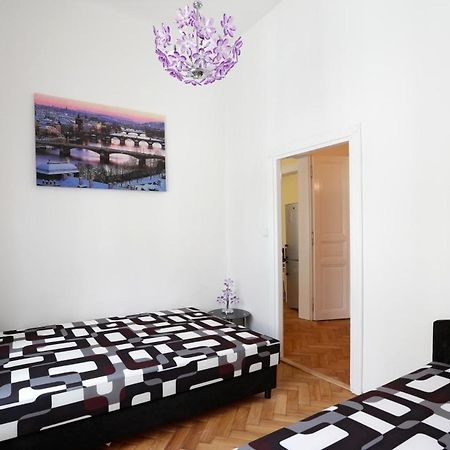 Apartment Near The Charles Bridge Praga Habitación foto