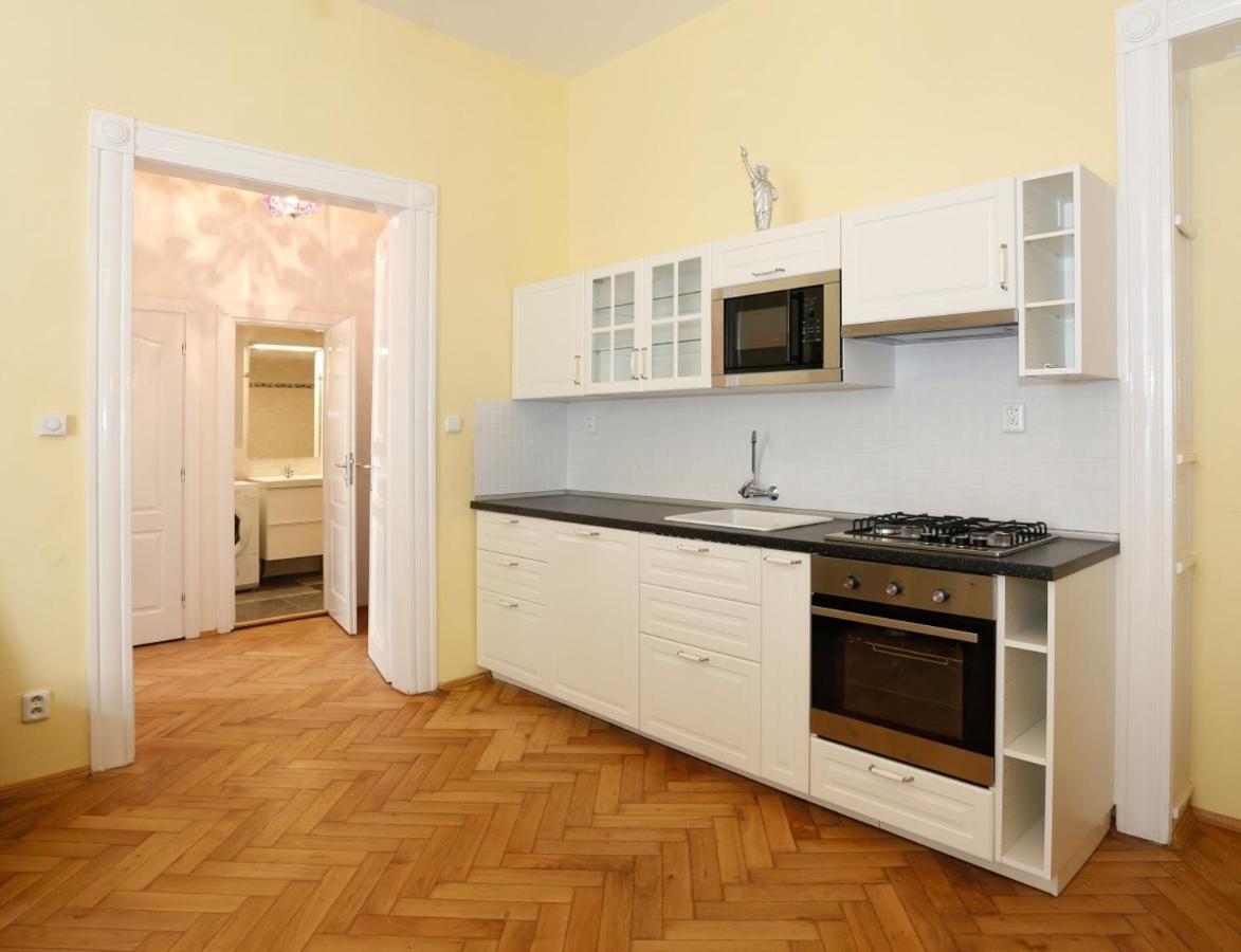 Apartment Near The Charles Bridge Praga Habitación foto