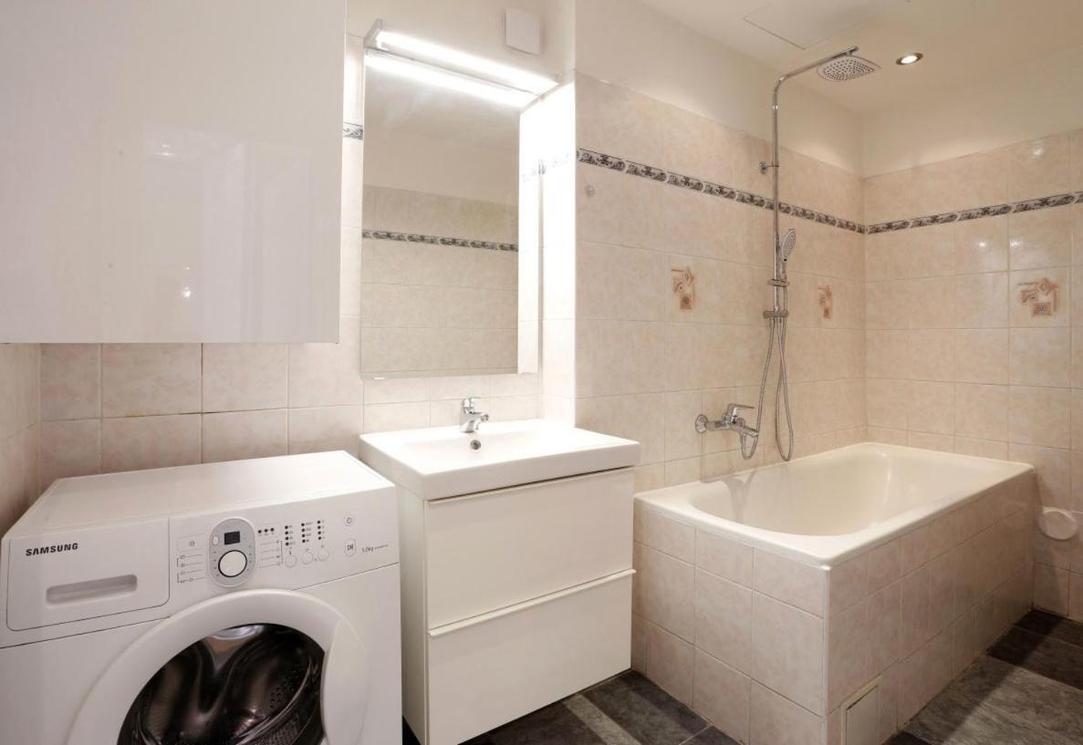Apartment Near The Charles Bridge Praga Habitación foto